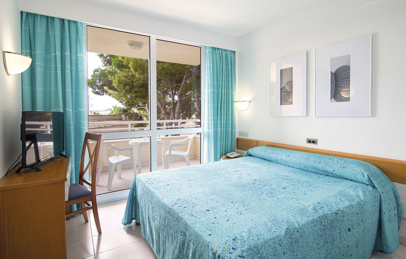 Bedroom 3, Club Hotel Cala Ratjada, Baleares
