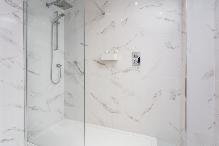Bathroom 3, West Sands - Donnini Apartments, South Ayrshire