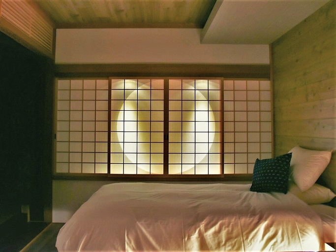 Bedroom 3, Chika Miyabi, Kyoto