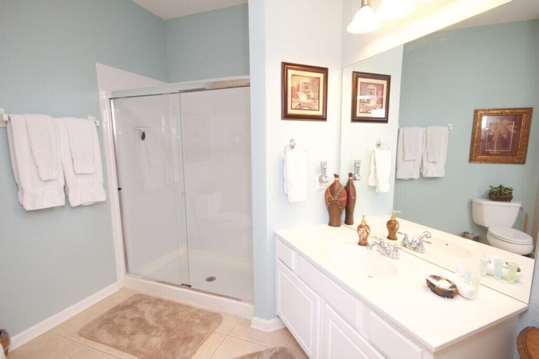 Bathroom 3, Executive Penthouse 3 Bedroom Condo by RedAwning, Orange