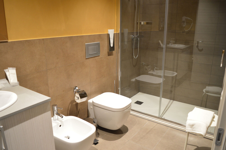 Bathroom 5, Hotel Enjoy, Rovigo