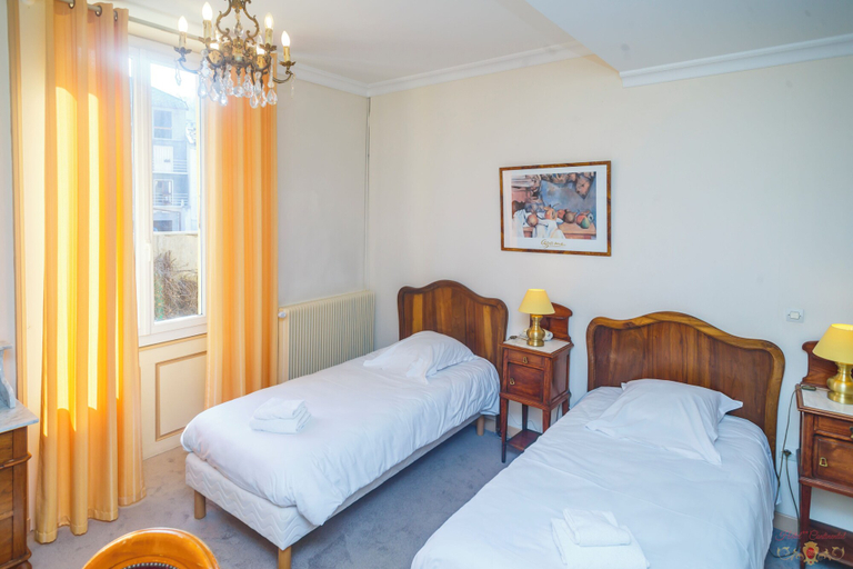 Bedroom 3, Hotel Continental, Haute-Savoie