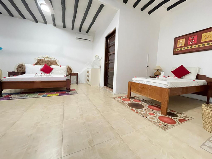 Bedroom 3, Five Palms Bwejuu, Kusini