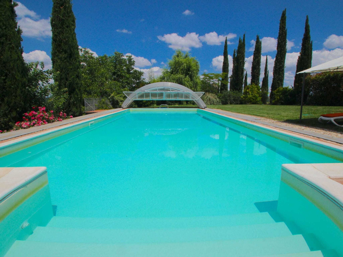 Alluring Villa in San Venanzo with Sauna, Terni