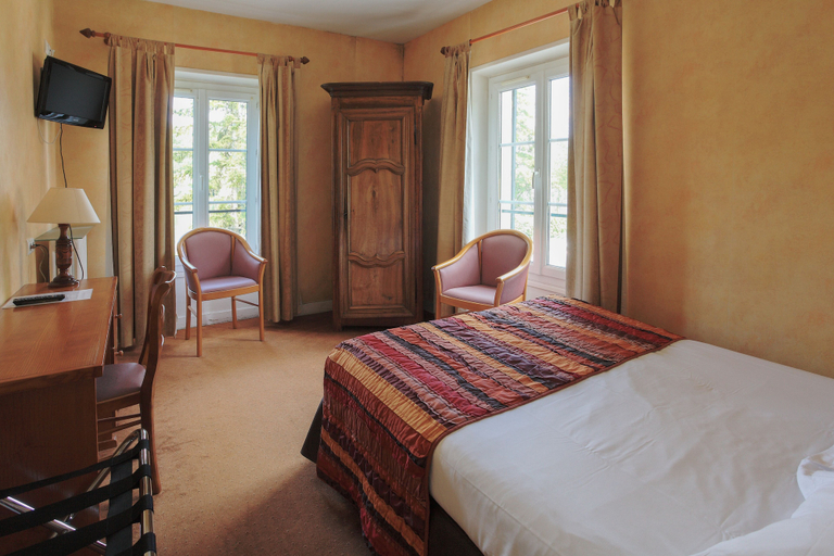 Bedroom 4, Hostellerie du Pavillon St Hubert, Oise