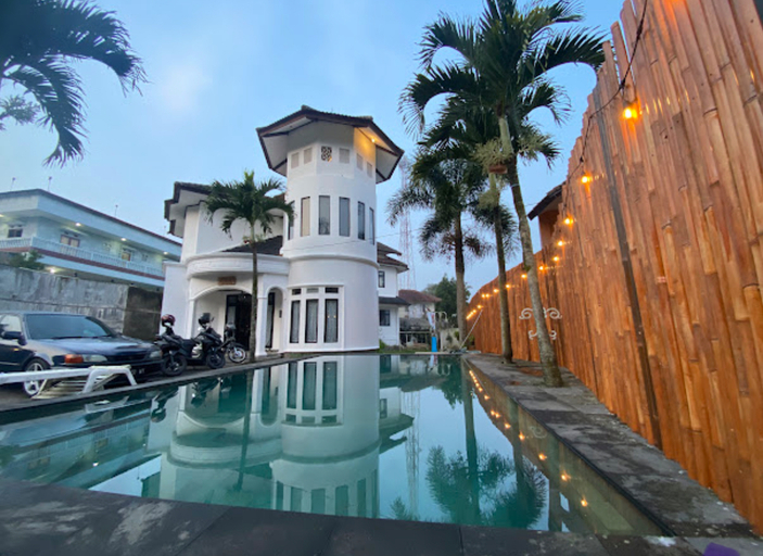 Sport & Beauty, Villa Laura by Okeh Villa, Bogor
