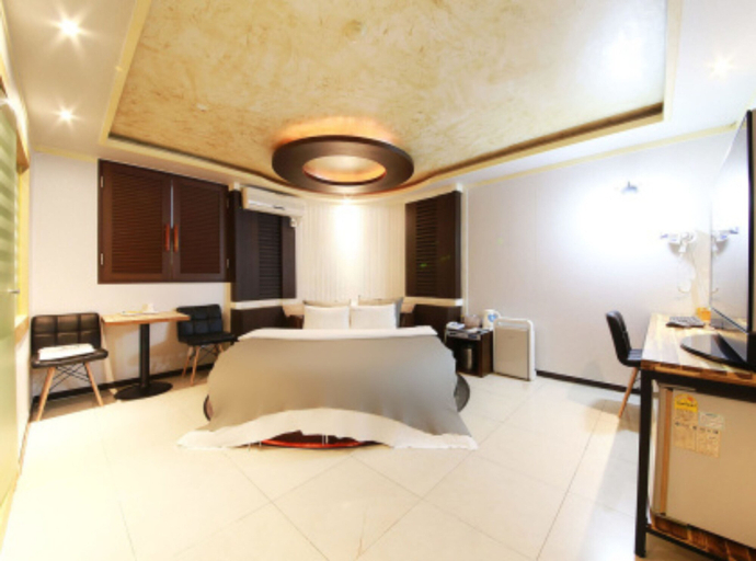 Bedroom 4, Mate Hotel, Chuncheon