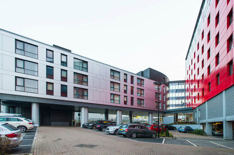 Exterior & Views 2, Holiday Inn LONDON - WEST by IHG, London