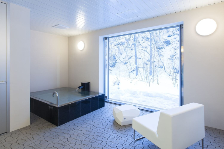 Bathroom 15