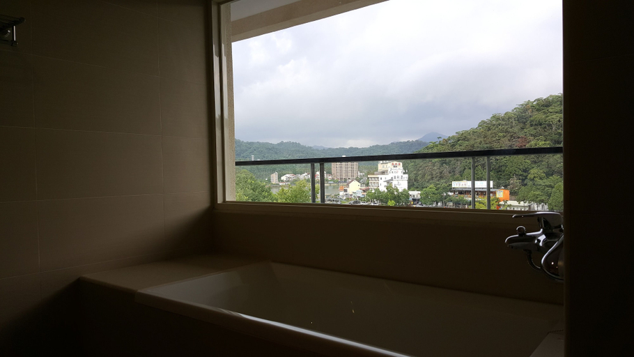 Bathroom 4, Ze Hu B&B, Nantou