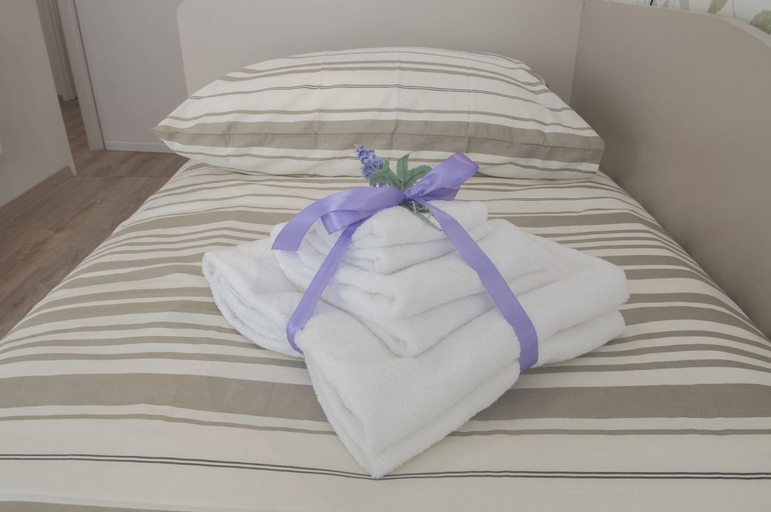 Bedroom 2, A Casa di Benny, Roma