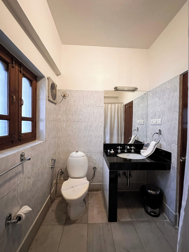 Bathroom 3, Lhaki Hotel, Phuentsholing