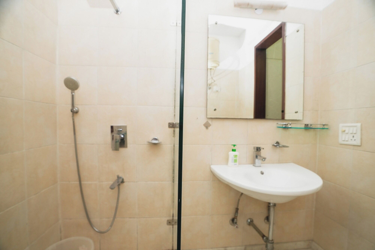Bathroom 3, Mintstar Apartment And Suites, Chittaranjan Park, Delhi