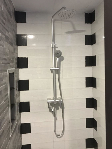 Bathroom 3, Hotel Heaven Yangon, Yangon