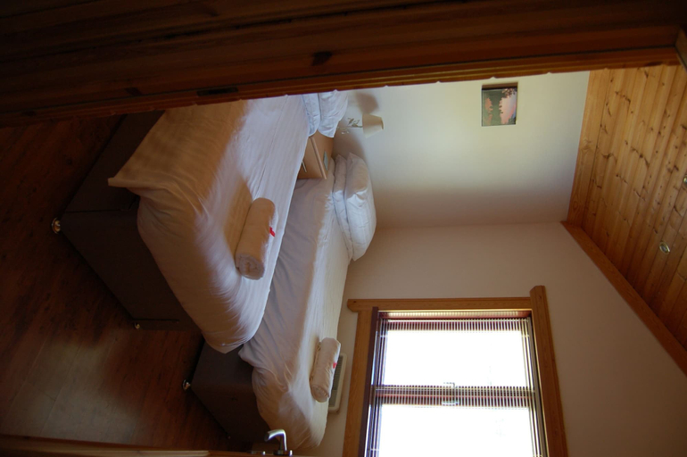 Bedroom 2, Watermeadow Lakes & Lodges, Somerset