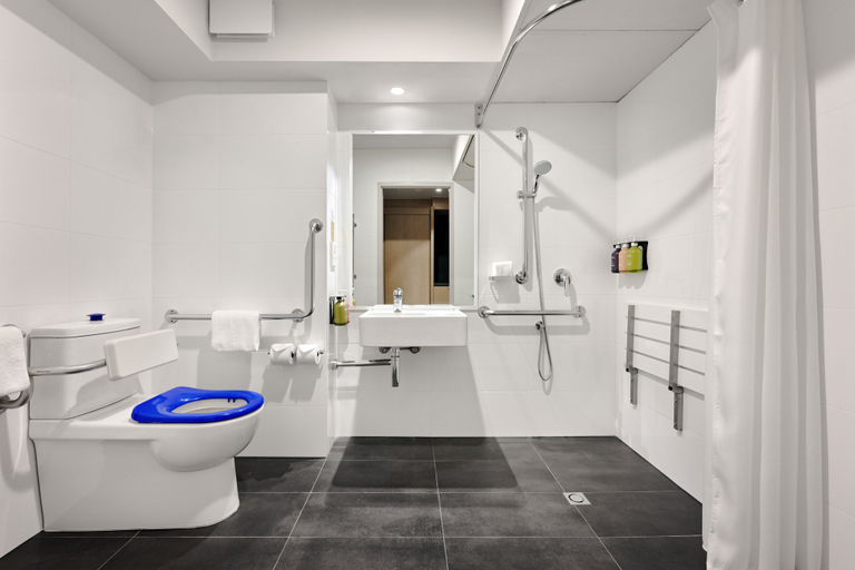Bathroom 5, Holiday Inn PERTH CITY CENTRE by IHG, Perth