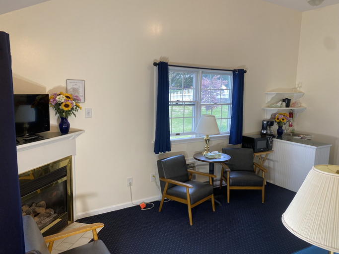 Others 5, The Taber Inne & Suites, New London