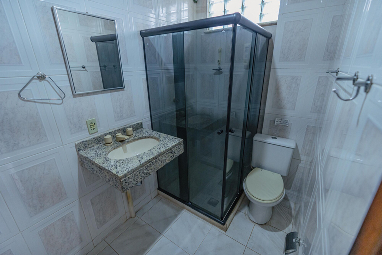 Bathroom 3, Itacuruca Palace Hotel, Mangaratiba