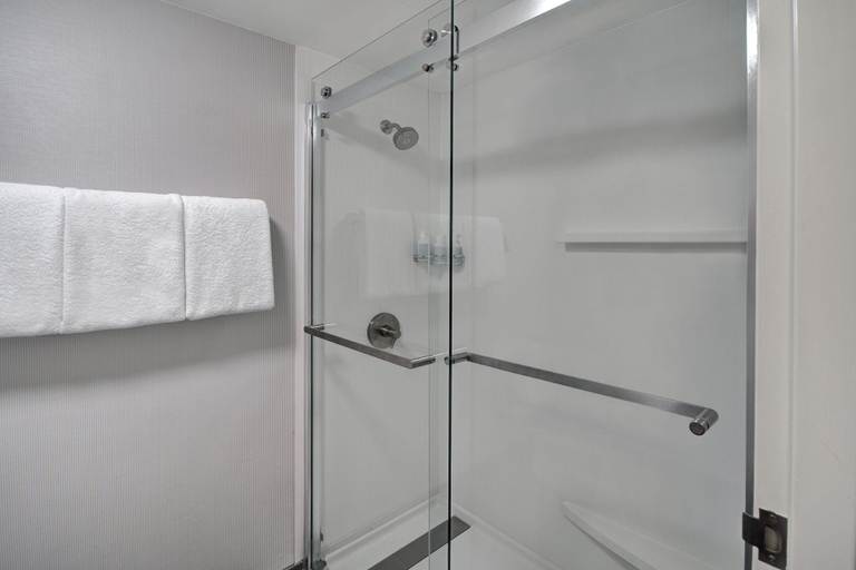 Bathroom 3, Courtyard by Marriott Columbus Dublin, Franklin