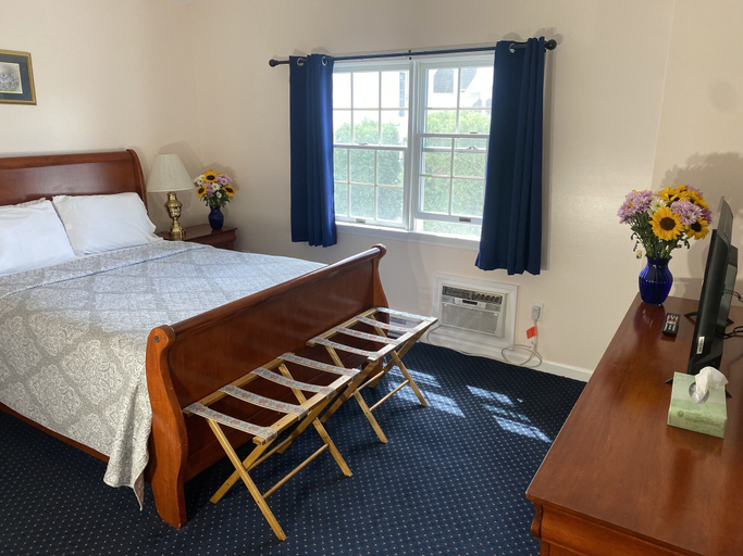 Bedroom 3, The Taber Inne & Suites, New London