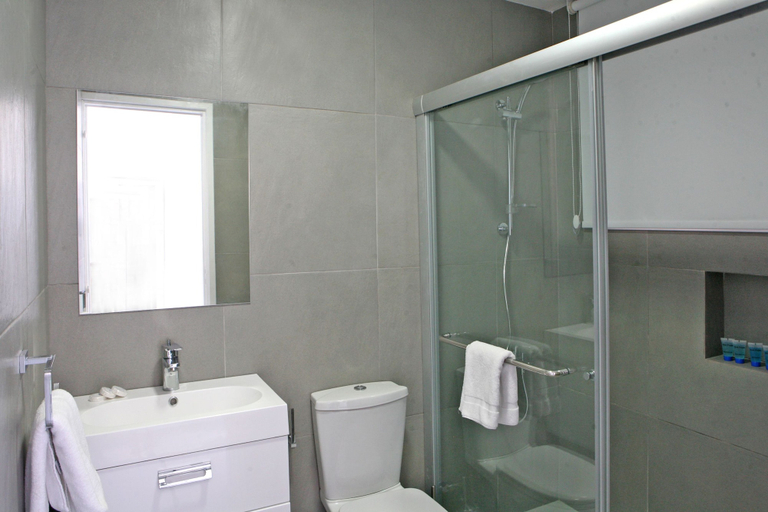 Bathroom 4, Corina Suites and Apartments