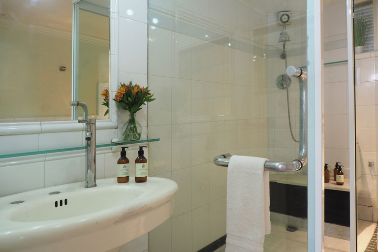Bathroom, Pasaje de Hamburgo By The Local Way, Mexico City