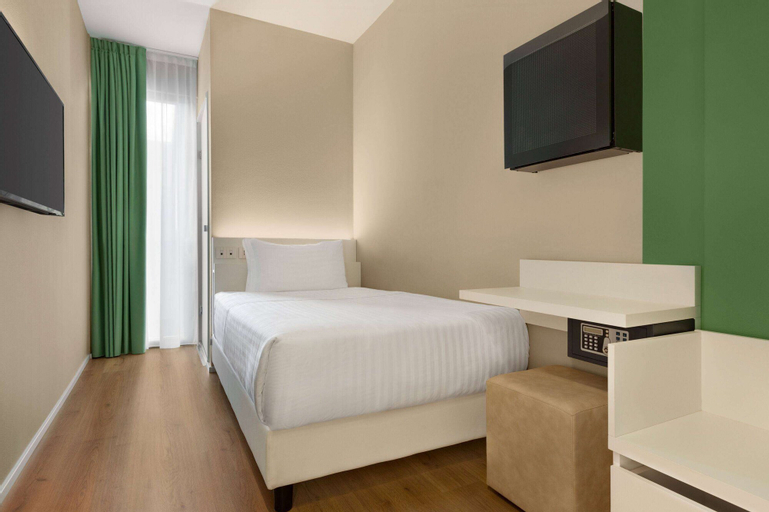Bedroom 2, Wyndham Garden Florence, Florence