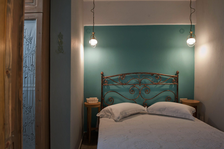 Bedroom 4, Sofia's House, Central Macedonia
