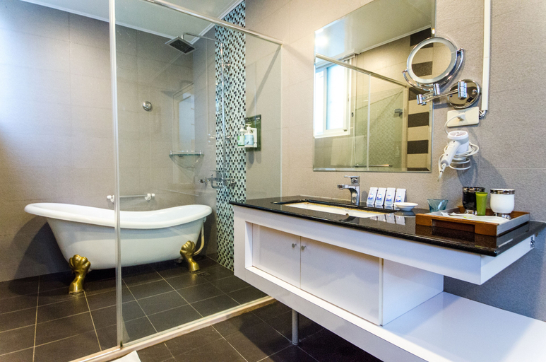 Bathroom 4, Butchard Villas Sun Moon Lake, Nantou