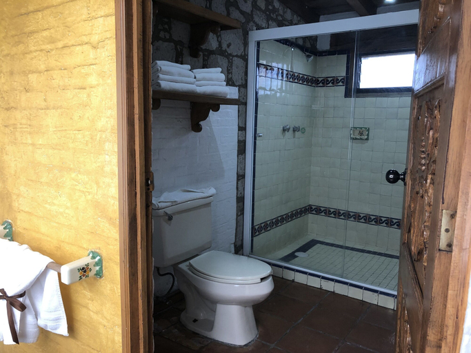 Bathroom 3, Villa San Jose Hotel and Suites, Morelia