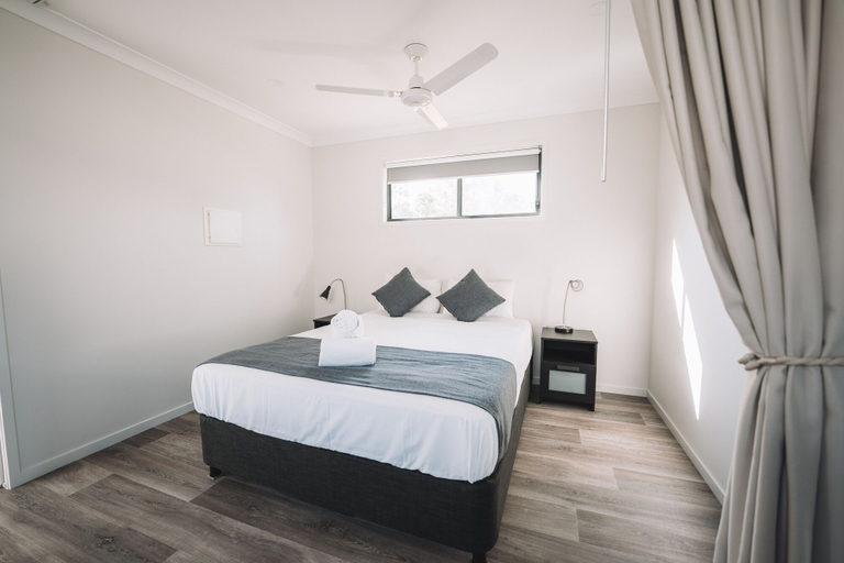 Bedroom 3, BIG4 Rainbow Beach Holiday Park, Cooloola (excl. Gympie)