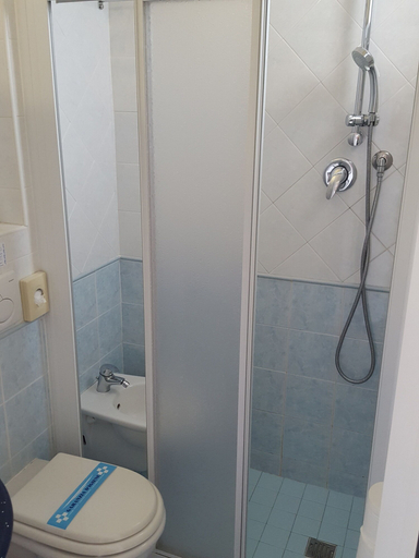 Bathroom 4, Hotel Saponi, Rimini
