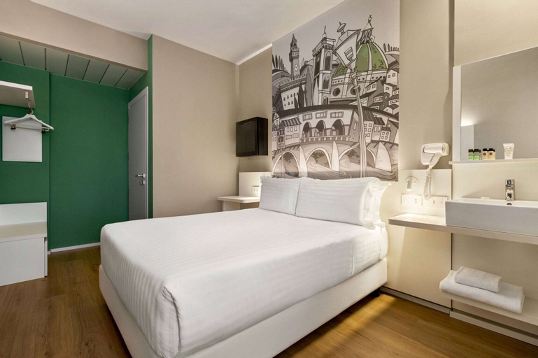 Bedroom 14