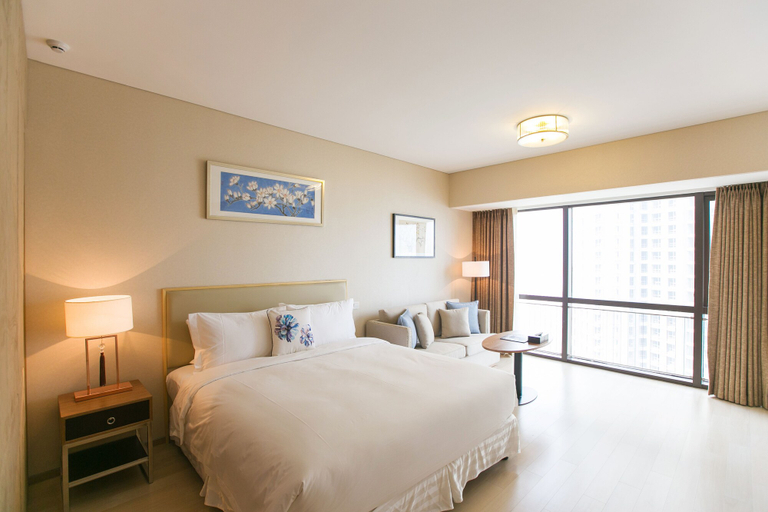 Bedroom 2, Cherry Residences May-Fourth Square, Qingdao