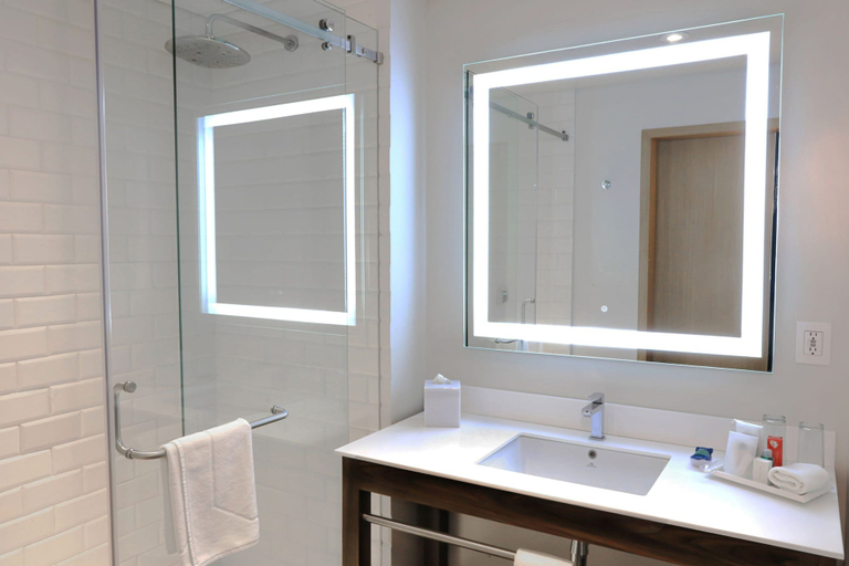 Bathroom 4, Four Points by Sheraton Mexico City, Colonia Roma, Mexico City
