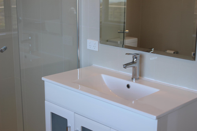Bathroom, Hanson Bay Wildlife Sanctuary and Cabins, Kangaroo Island