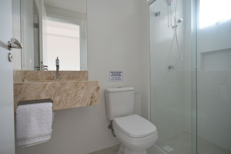 Bathroom 4, Vila do Centro Apart Hotel, Bombinhas
