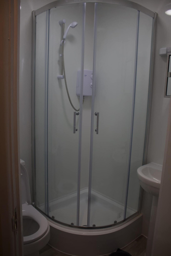 Bathroom 3, Elm Tree Guest House, North Somerset