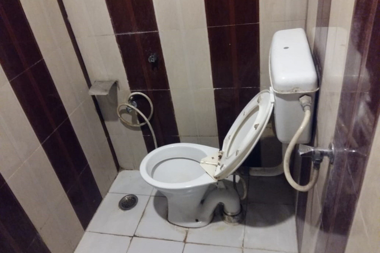 Bathroom 5, Goroomgo Shiva Palace Haridwar, Hardwar