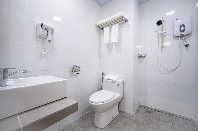 Bathroom 4, Semporna City Hotel, Semporna