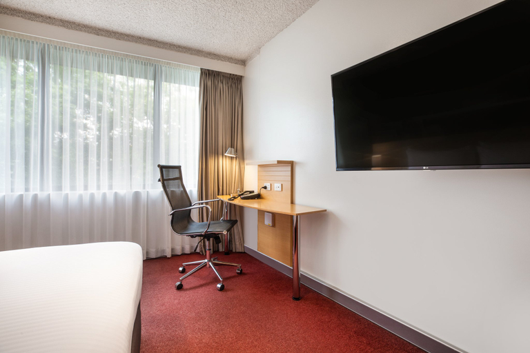 Bedroom 2, Holiday Inn MELBOURNE AIRPORT by IHG, Melbourne