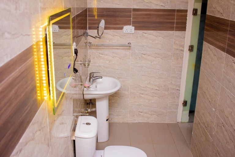 Bathroom, Magville Hotel, Alimosho