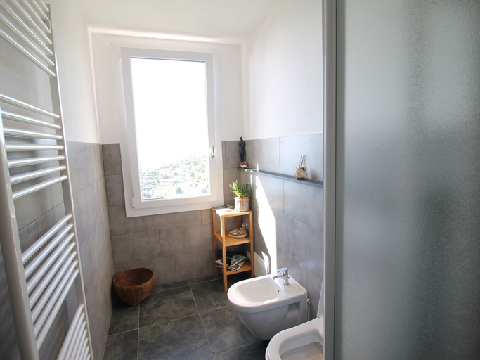 Bathroom 4, Belvilla by OYO Irene, Imperia