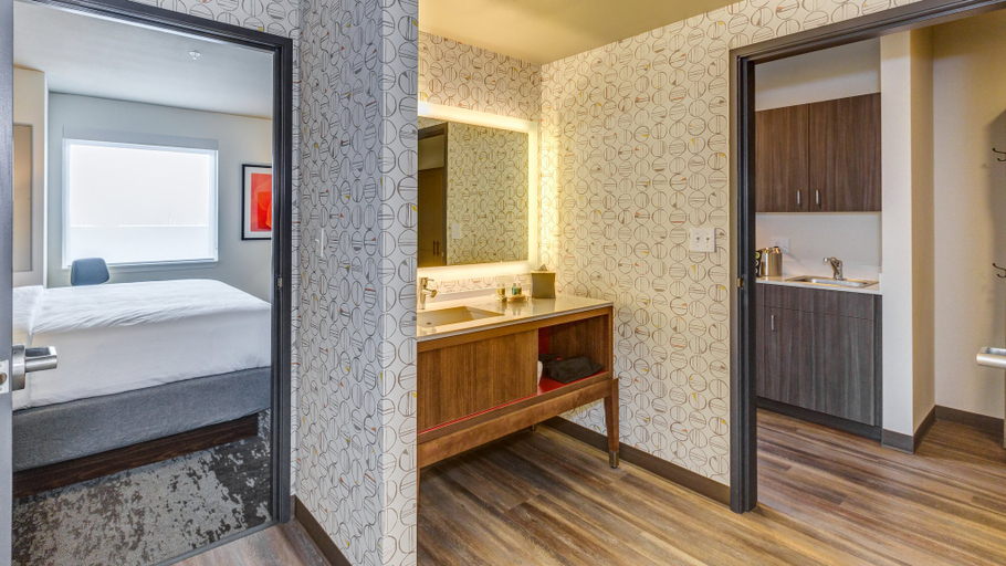 Bathroom 5, Holiday Inn & Suites BELLINGHAM by IHG, Whatcom
