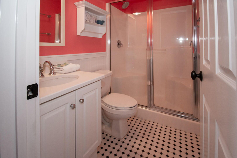 Bathroom 3, 46 Davis Love, Beaufort