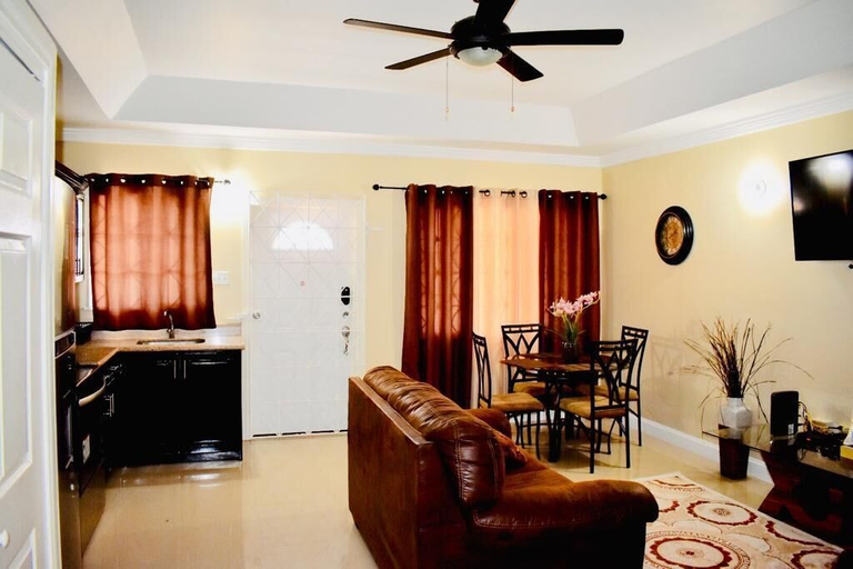 Others 4, Kingston Guest Apartment at El Gabriel
