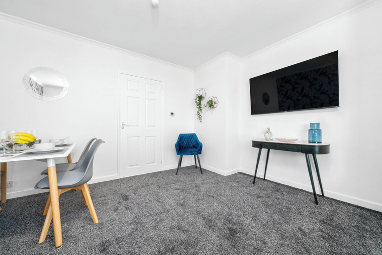 Others 5, West End Road, North Lanarkshire