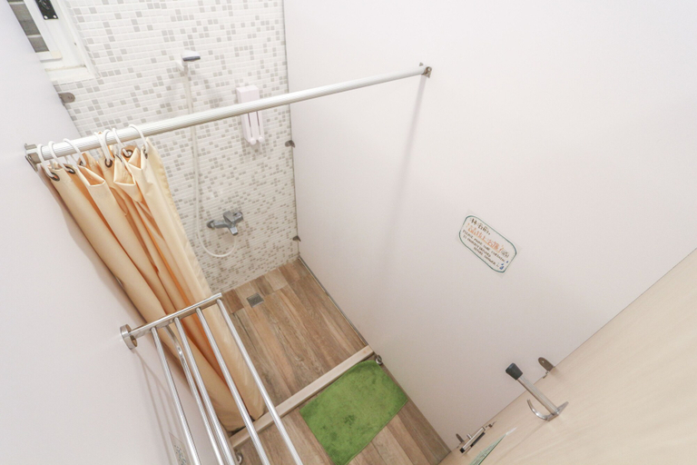 Bathroom 5, T-Life Hostel, Taichung