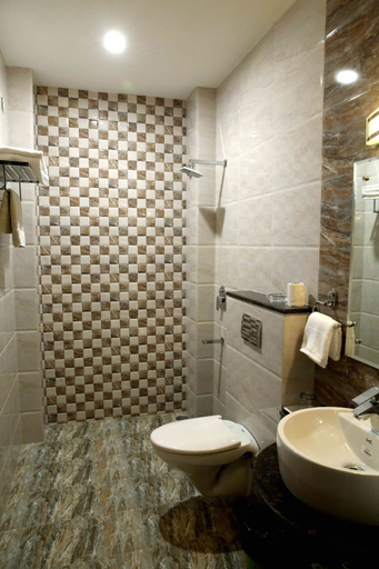 Bathroom 5, Raj Vilas Agra - Near Taj Mahal, Agra