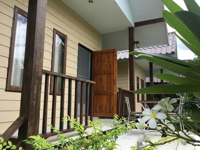 Exterior 7